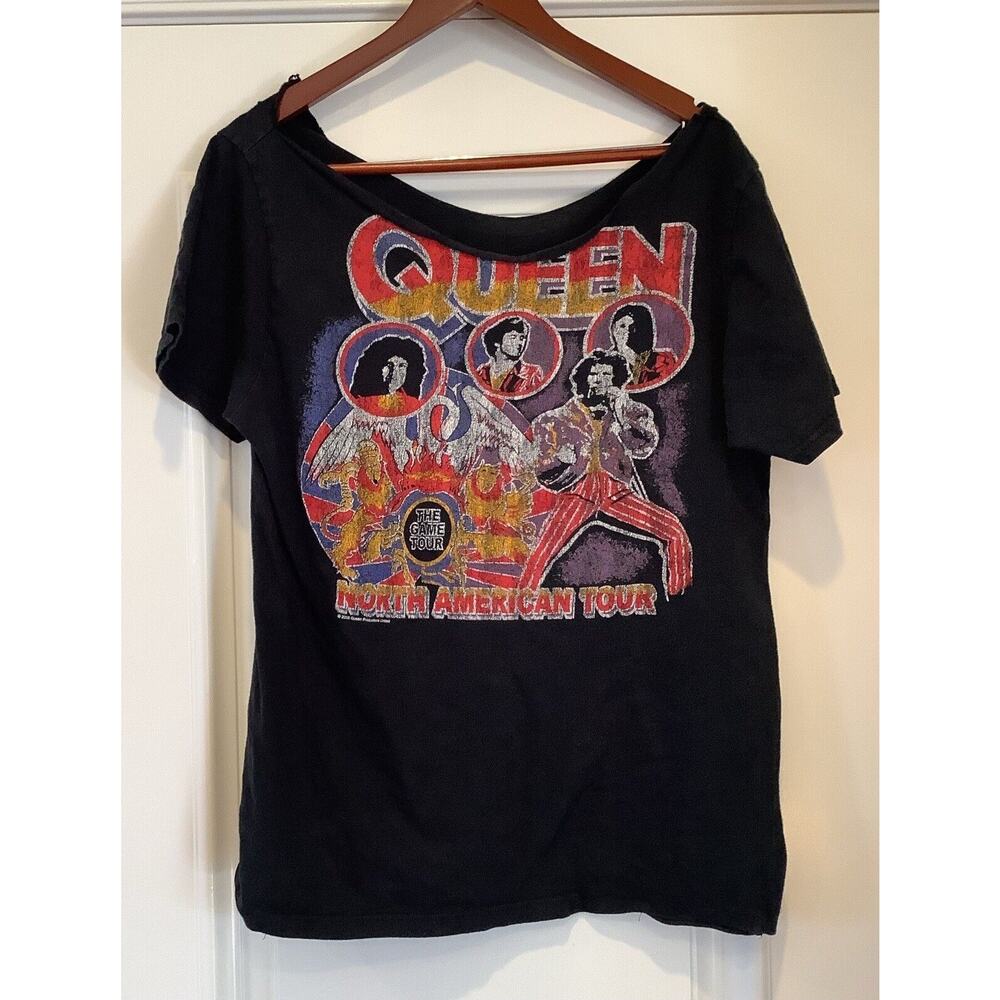 Vintage T Shirt Queen North American Tour Black Size Large Cut Out Neck Revers